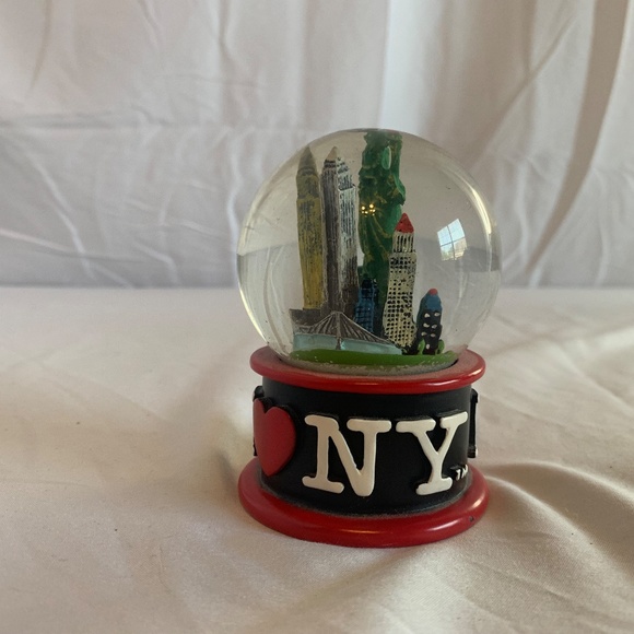 I Love New York water globe snow globe‎ - Picture 4 of 7
